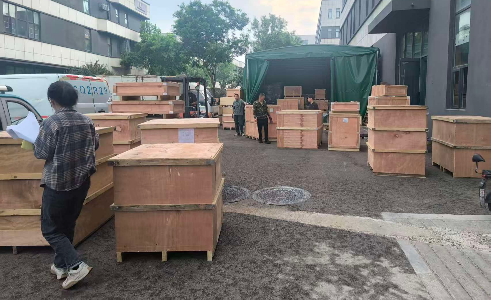 Pack and ship